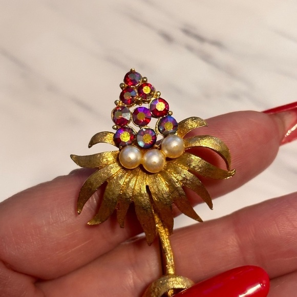 Very Vintage gold tone pearl and ab rhinestone crystal brooch - Picture 5 of 9